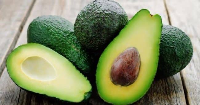 http://www.cuisineaz.com/articles/l-incroyable-astuce-pour-faire-murir-un-avocat-en-10-minutes-642.aspx