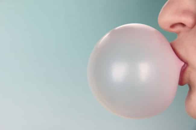 http://www.levif.be/actualite/sante/le-chewing-gum-et-ses-nombreuses-vertus/article-normal-26717.html