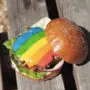Le burger arc-en-ciel s’empare d’Instagram