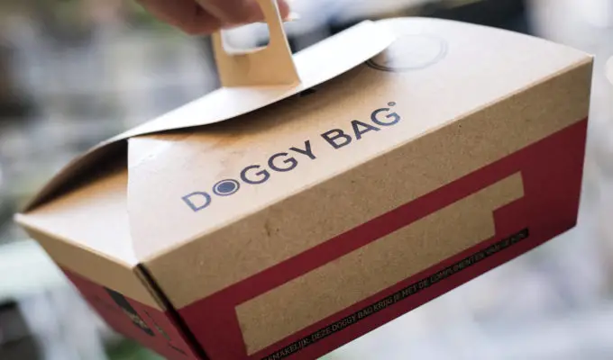 Les doggy-bags en France pour lutter contre le gaspillage alimentaire